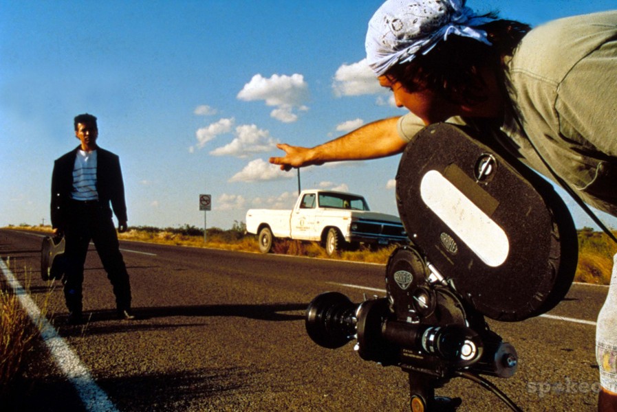 Robert Rodriguez directing El Mariachi as a 1 Person Crew.